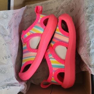 Osh Kosh Water Shoes - size 5M